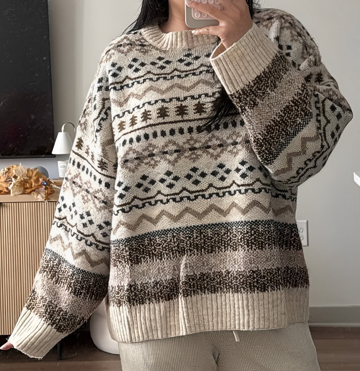 Amelia - Beige Knitted Jumper with Print