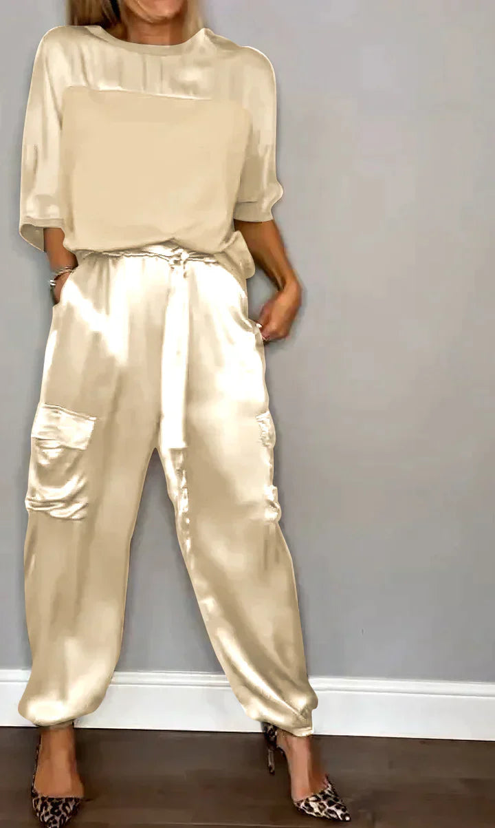 Kleya - Women's Two-piece Suit in Smooth Satin with Half-length Top and Trousers